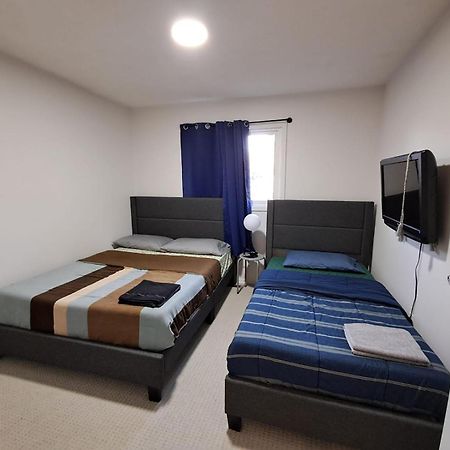 Square One Mississauga Suite- Attached Bathroom, Walking Transit & Plaza מראה חיצוני תמונה