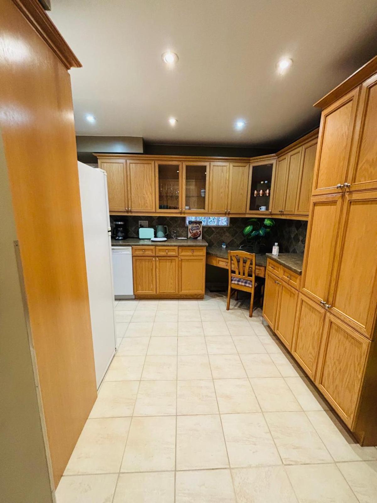Square One Mississauga Suite- Attached Bathroom, Walking Transit & Plaza מראה חיצוני תמונה